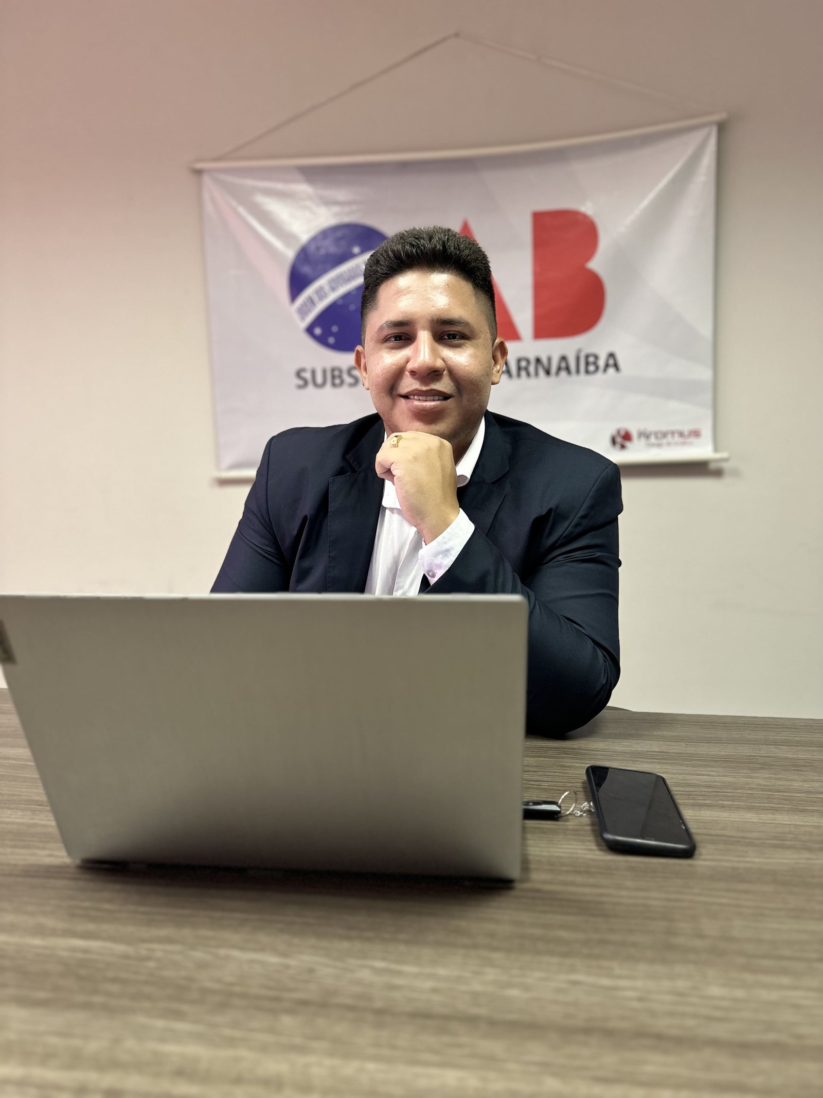 Dr. Lucas Holanda - Advogado OAB-PI 22301